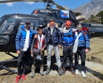 Photography Enthusiasts for Everest Overfly and Landing at HEV